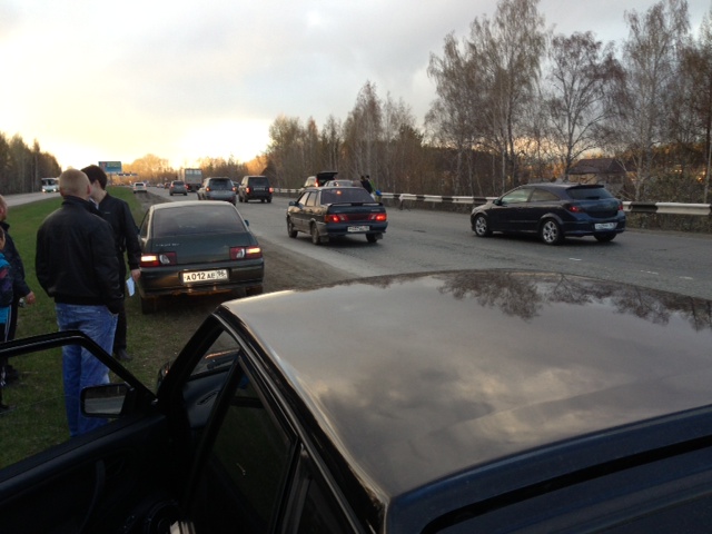 На Челябинском тракте в дорожную «ловушку» попал десяток автомобилей. Водители, будьте внимательны - Фото 2