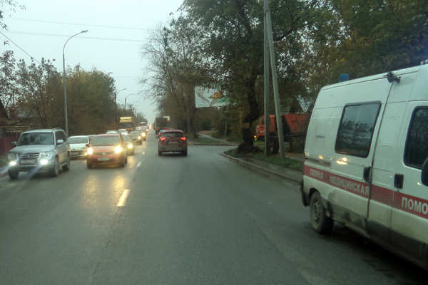 В Екатеринбурге ребенок попал под машину, перебегая дорогу в неположенном месте - Фото 2