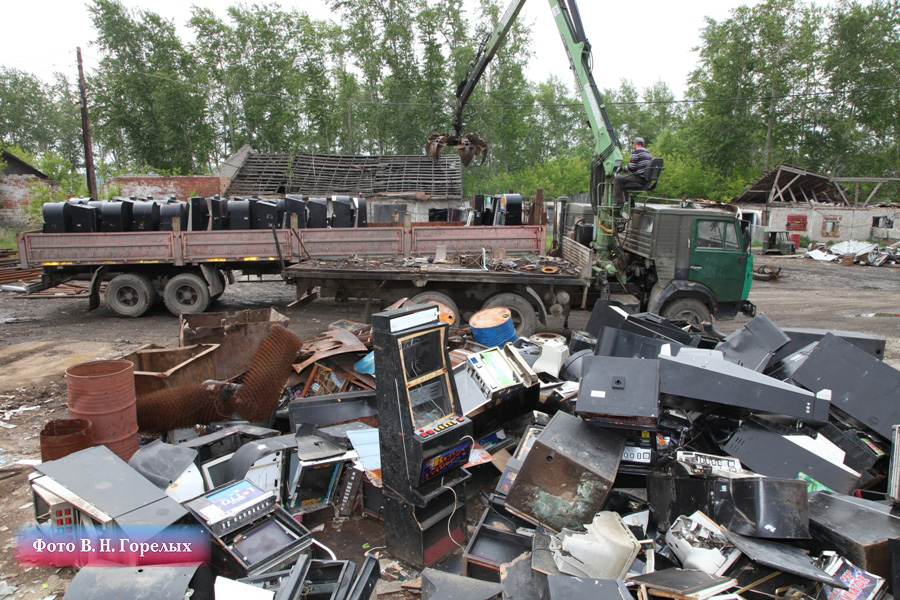 В поселке Октябрьском «казнили» 78 «одноруких бандитов» - Фото 12