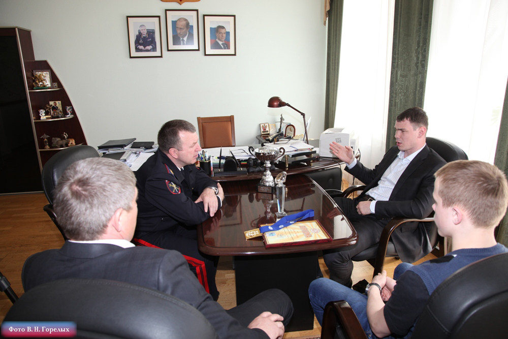 Михаил Бородин встретился с двумя чемпионами - Фото 3