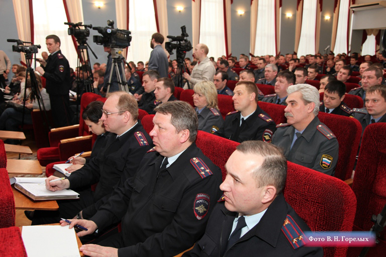 Каленым железом и дисциплинарным взысканием. В ГУ МВД области решали, как бороться со взяточничеством и халатностью сотрудников ГИБДД - Фото 6