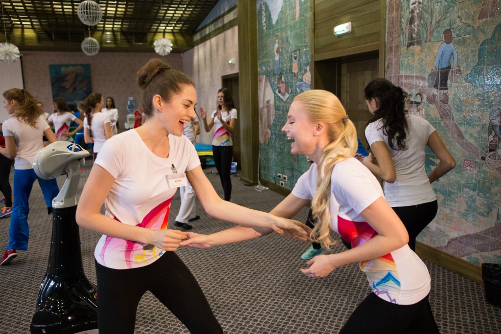 Уральские красавицы занимаются карате и готовят пиццу - Фото 3