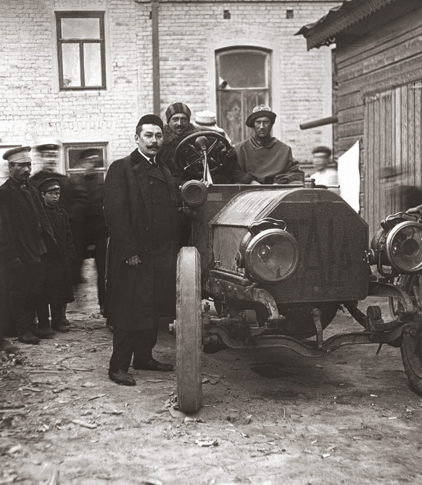 В Доме Метенкова презентуют книгу о дореволюционном Екатеринбурге. В ней есть тексты Чехова и Мамина-Сибиряка - Фото 3