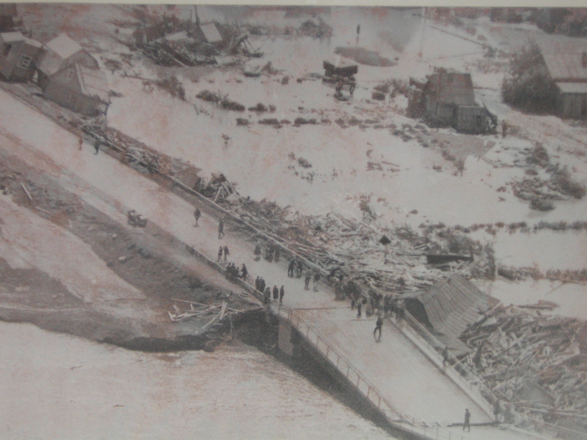 «Люди прыгали из окон: кто на провода попадал, кто куда. Средств эвакуации тогда не было». Вспоминаем истории крупных свердловских пожаров. СПЕЦПРОЕКТ  - Фото 2