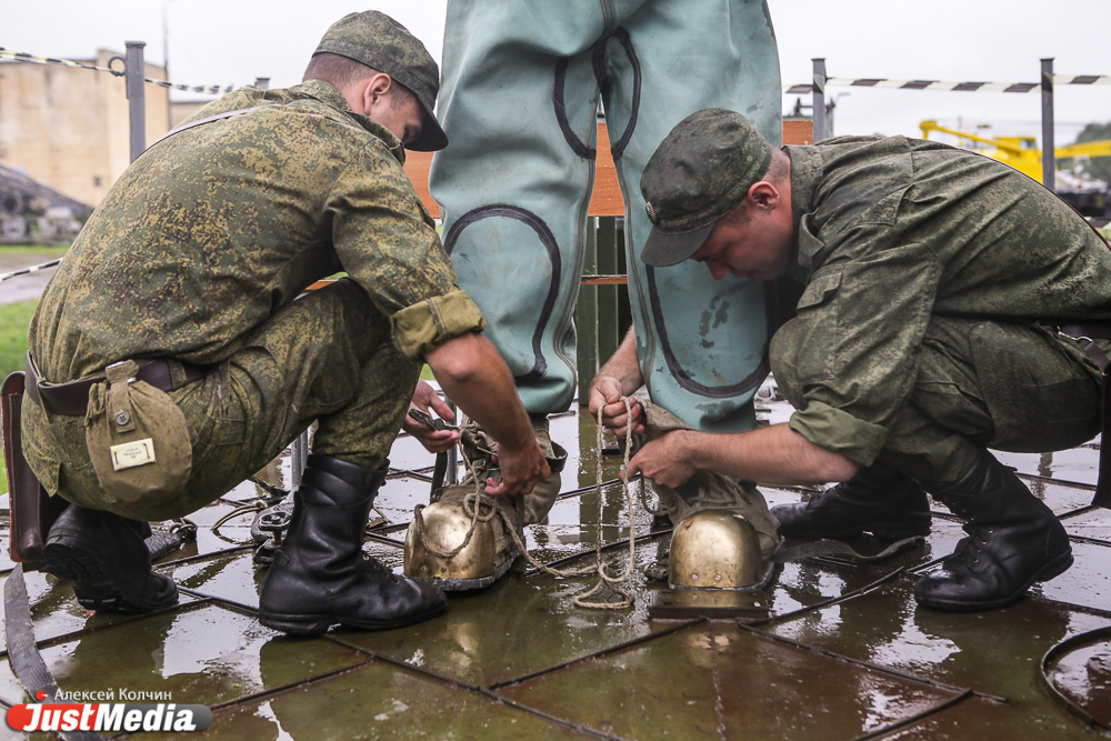 Огонь, вода и медные трубы! Российские солдаты приехали в Екатеринбург побороться за звание лучшего военного железнодорожника - Фото 5