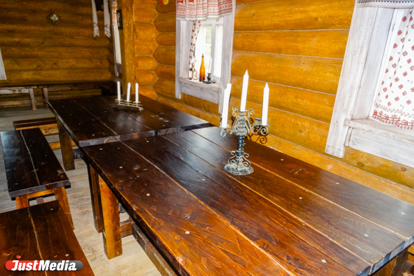 Избушка Бабы-Яги, дом крестьянина и старинная русская печь. На Урале продолжается строительство парка по сказам Бажова - Фото 7