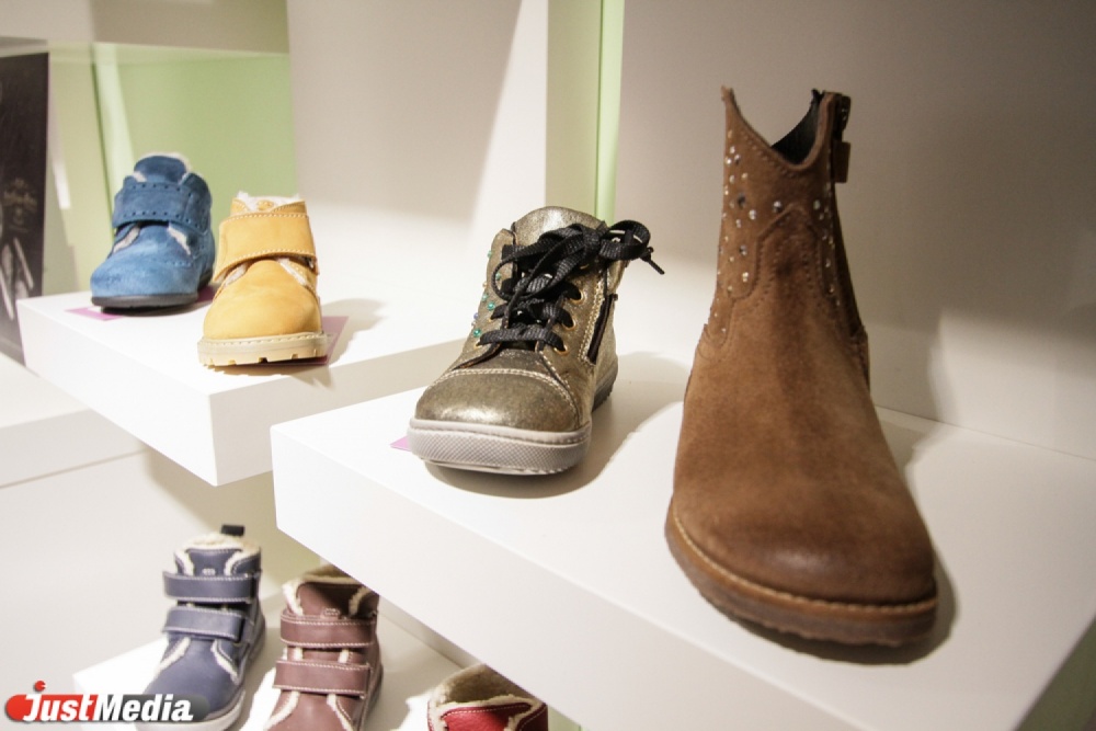 Все от пинеток до стильных шубок: JustMedia посетил детское королевство в «Европе» - Фото 9