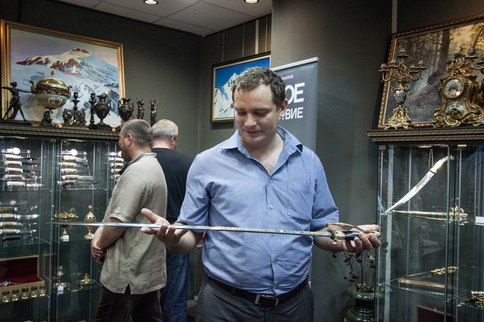 В Екатеринбург привезли меч-кладенец из Златоуста - Фото 5