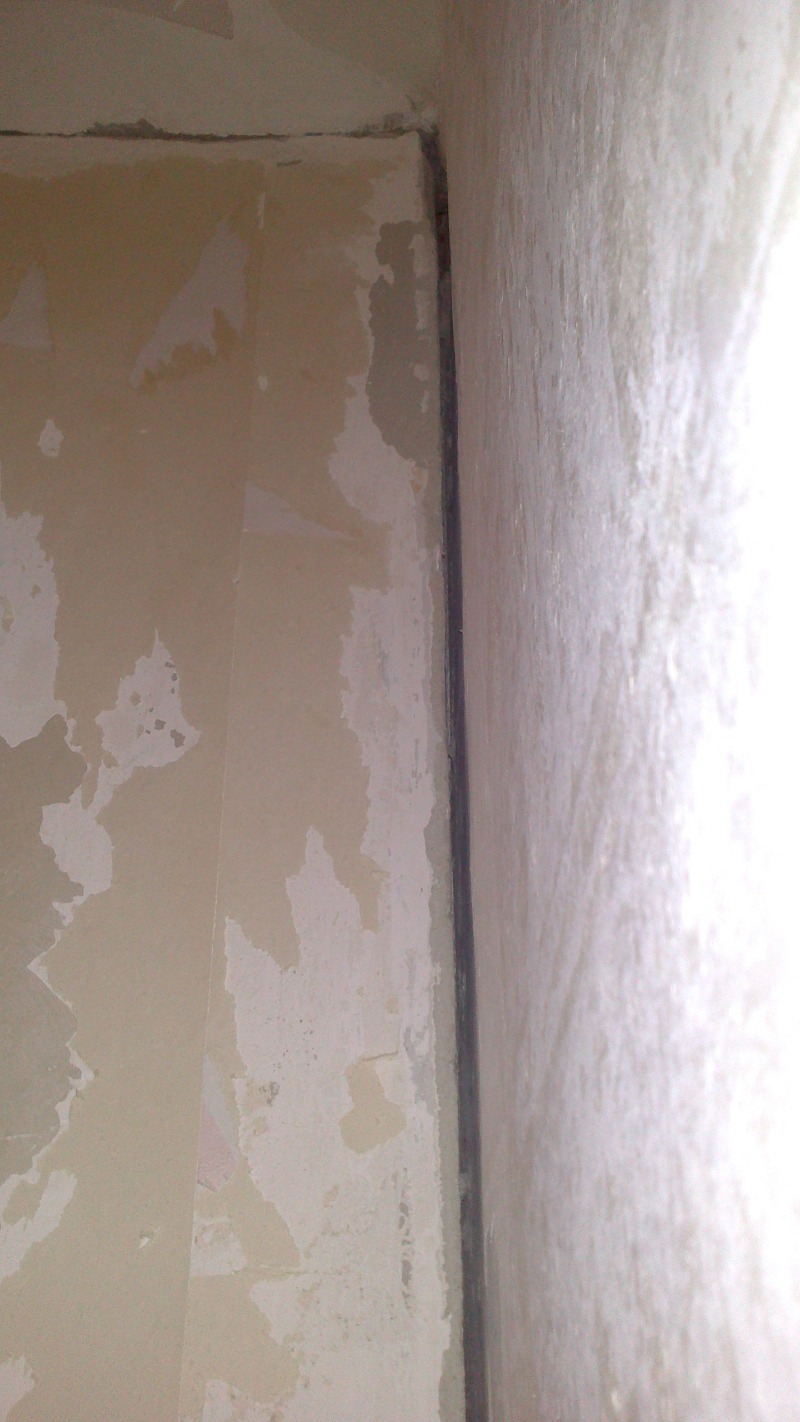 «Дом стал, как живой». Жильцы дома на Ботанике боятся находиться в своих квартирах - Фото 3