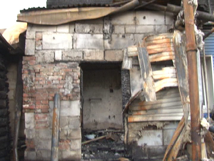 Инспекторы ДПС спасли из огня четырех человек - Фото 2