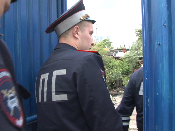 Инспекторы ДПС спасли из огня четырех человек - Фото 5