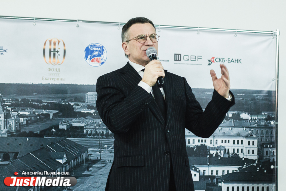 «Когда нет войны, политики сидят и щелкают зубами». Что свердловские чиновники, депутаты и бизнесмены обсуждали в кулуарах Ельцин Центра. ФОТО - Фото 4