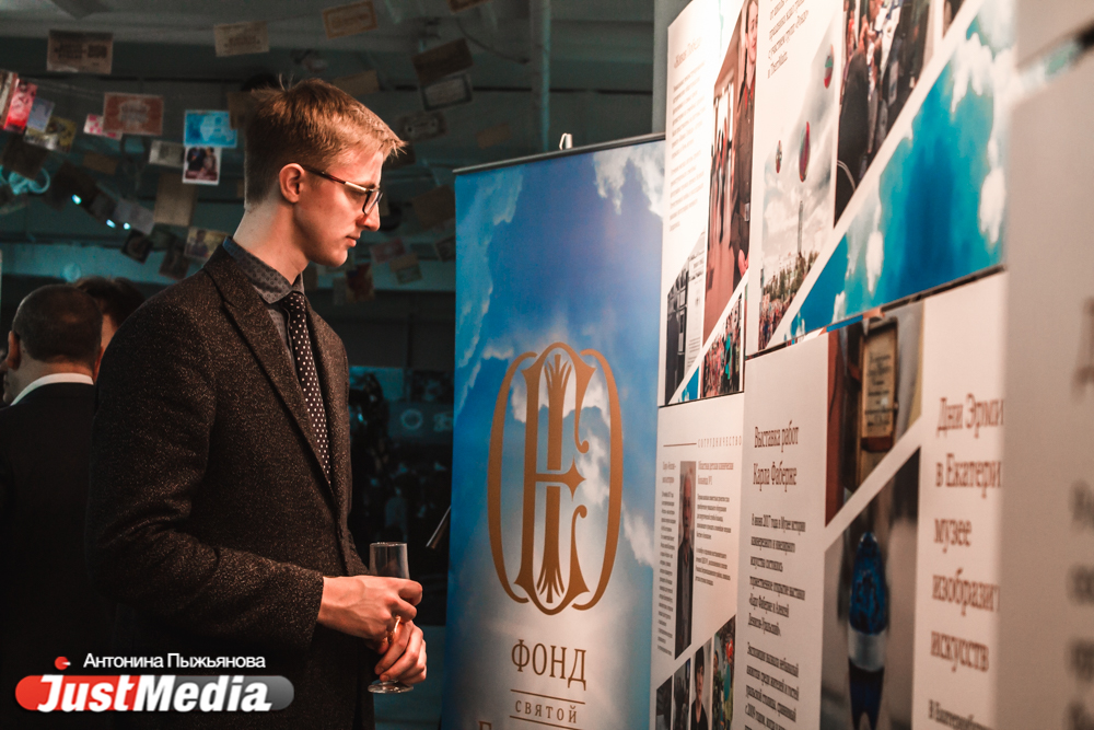 «Когда нет войны, политики сидят и щелкают зубами». Что свердловские чиновники, депутаты и бизнесмены обсуждали в кулуарах Ельцин Центра. ФОТО - Фото 10