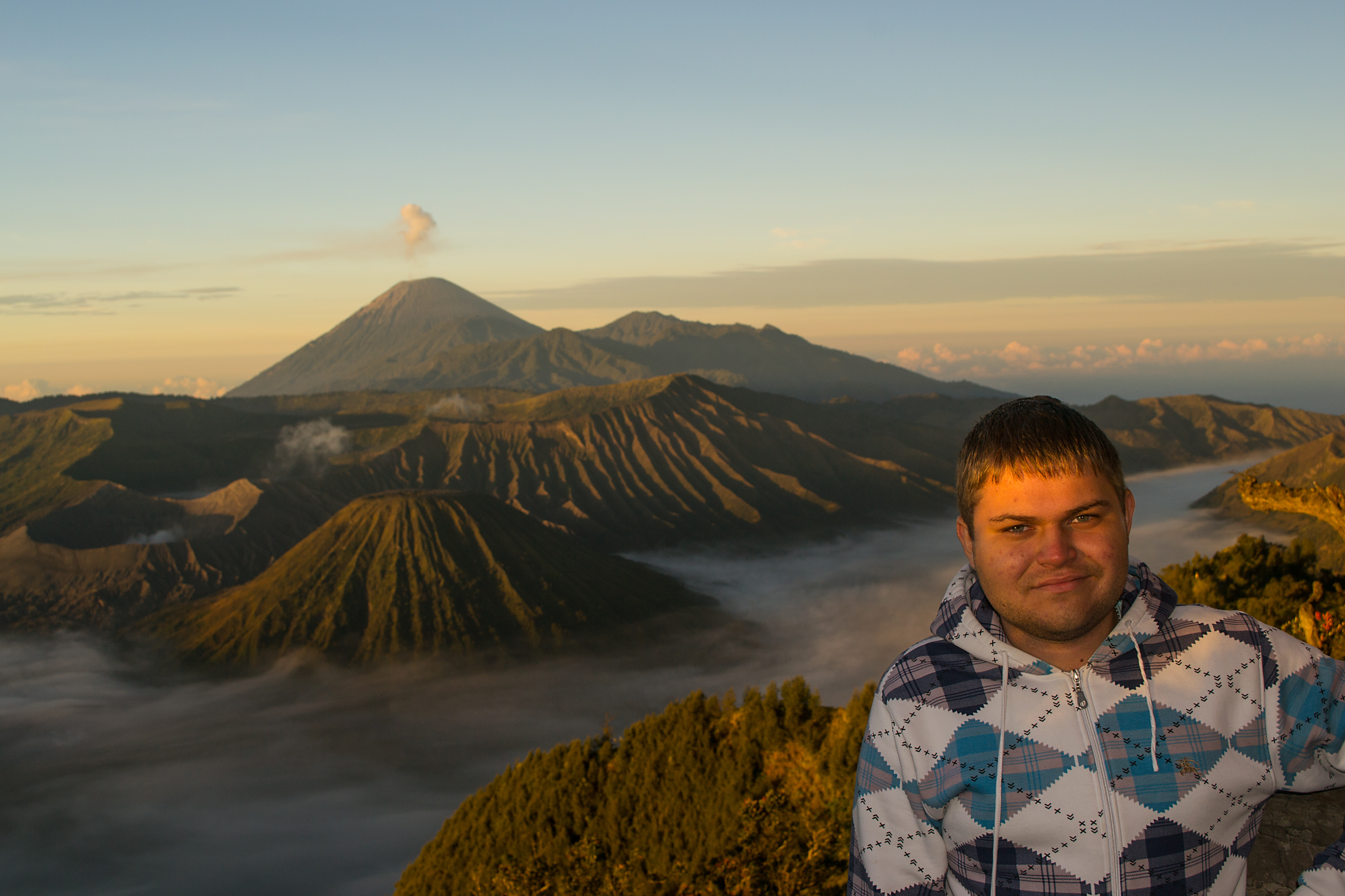 Уносил ноги от дикого быка и переплывал границу на резиновой шлюпке. Уралец собирает деньги на выпуск книги для фанатов неспокойного отдыха. СПЕЦПРОЕКТ - Фото 12