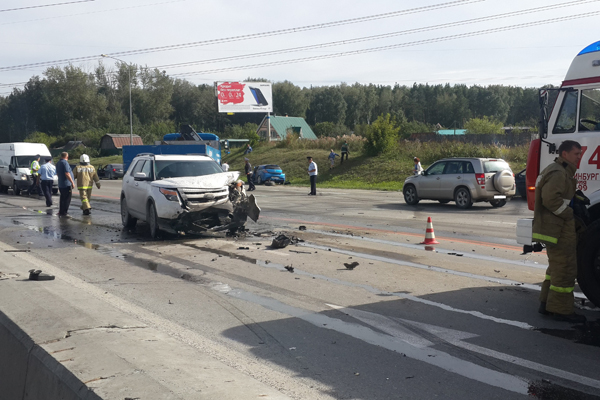 На Кольцовском тракте из-за ДТП машины встали в пятикилометровую пробку - Фото 2