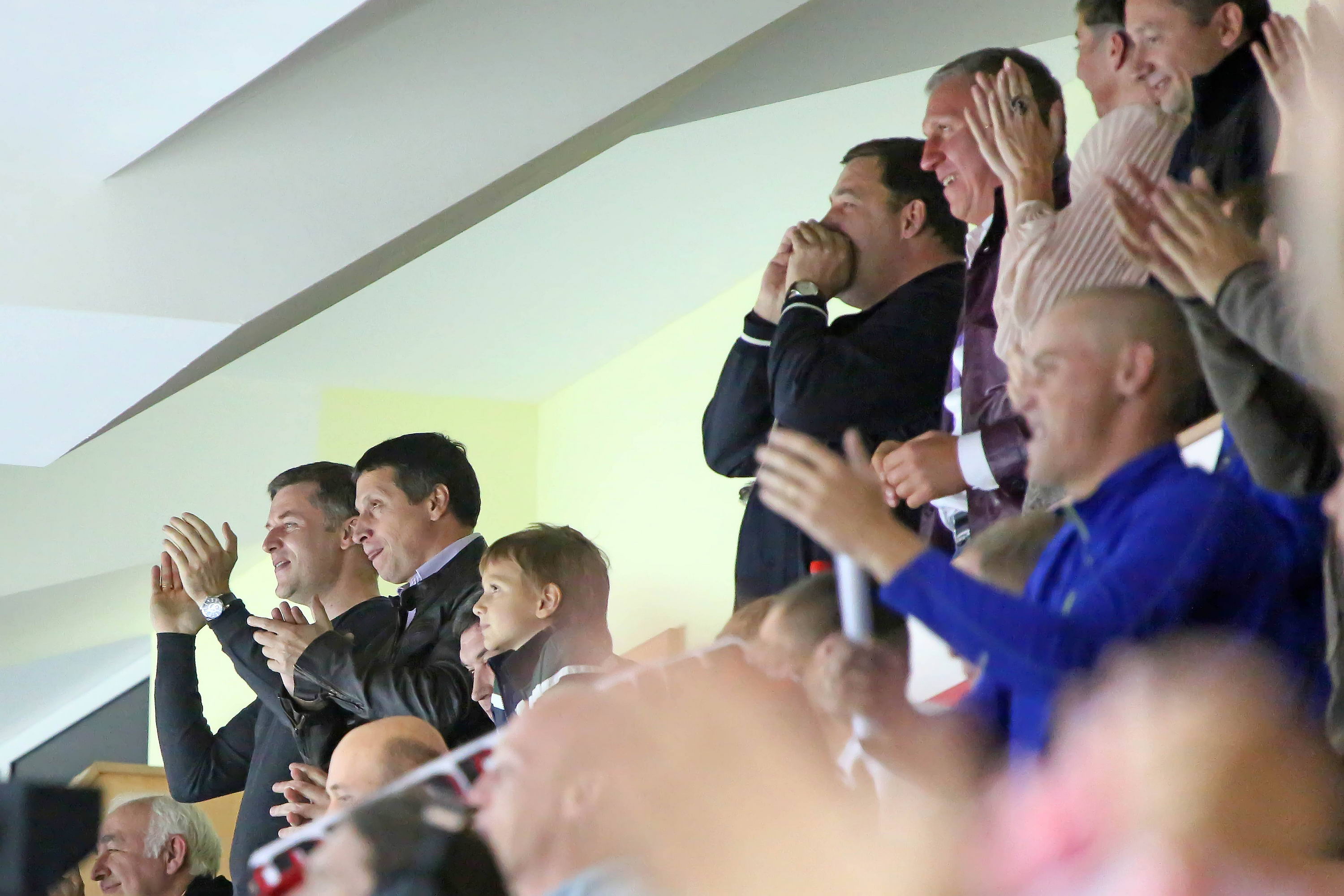 Куйвашев нашел компанию, с кем ходить на хоккей: Бобров, Чернецкий, Рапопорт... - Фото 3