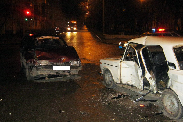 В Екатеринбурге водитель-новичок, проехав на красный свет, врезался в «Жигули». Пострадали пять человек - Фото 2
