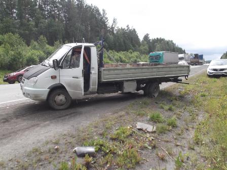 На Пермском тракте в массовом ДТП легковушек и грузовиков пострадали четыре человека. Один позднее скончался в больнице - Фото 4