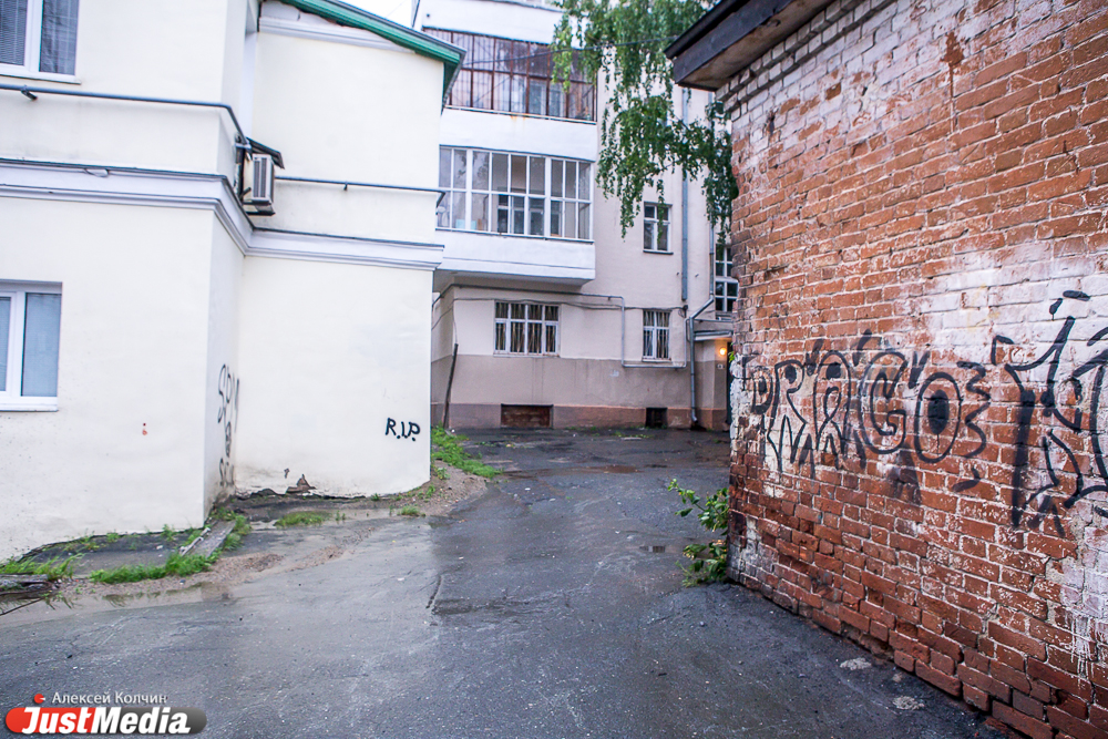 В Екатеринбурге продолжают вытеснять памятники культуры: Дом старых большевиков может пострадать от новой постройки - Фото 4
