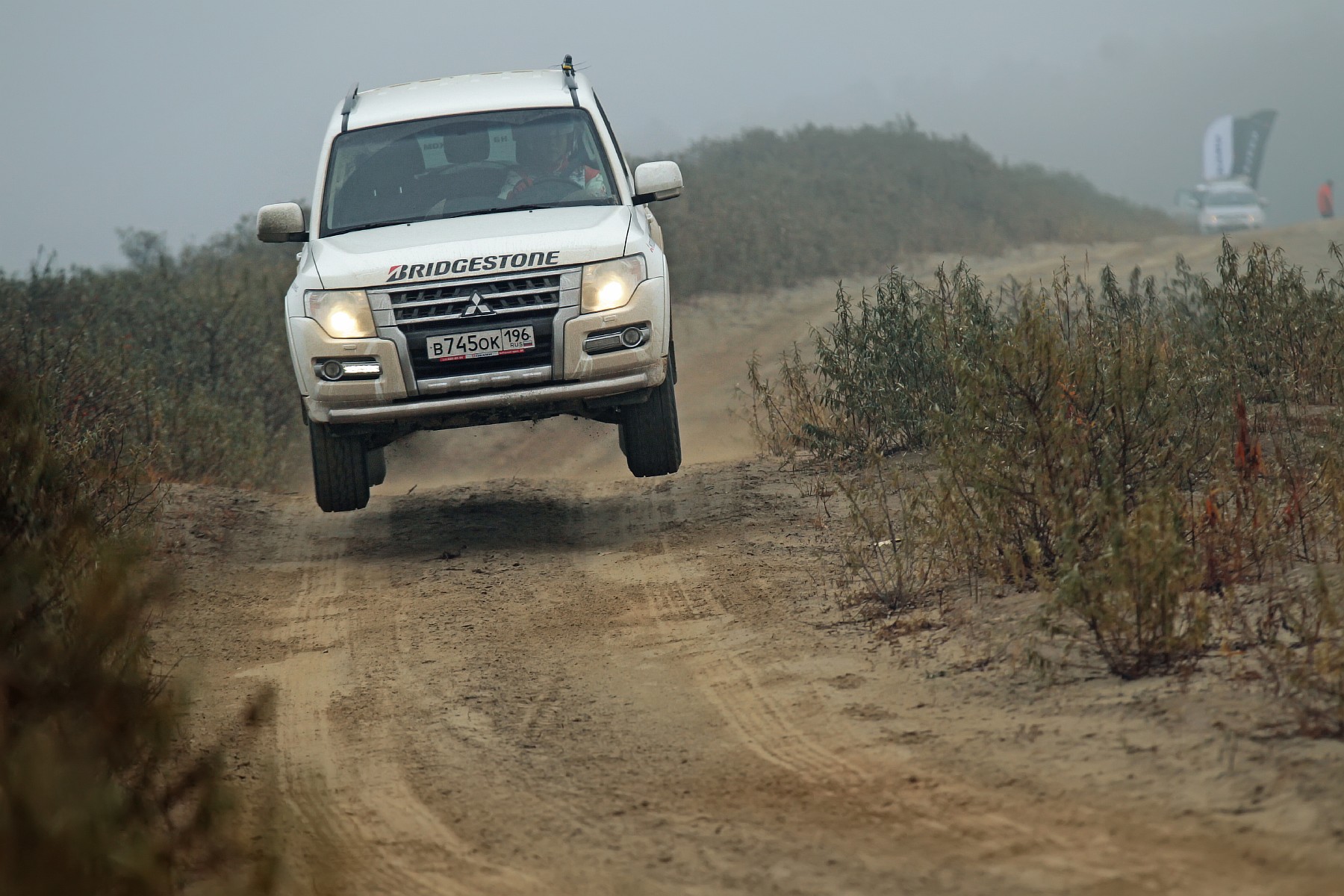 Легенды «Дакара» приехали на Урал! Под Екатеринбургом прошел внедорожный тест-драйв с именитым автогонщиком - Фото 5