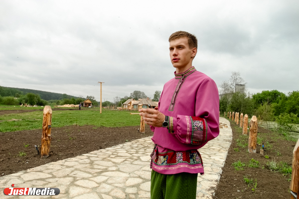 Избушка Бабы-Яги, дом крестьянина и старинная русская печь. На Урале продолжается строительство парка по сказам Бажова - Фото 5