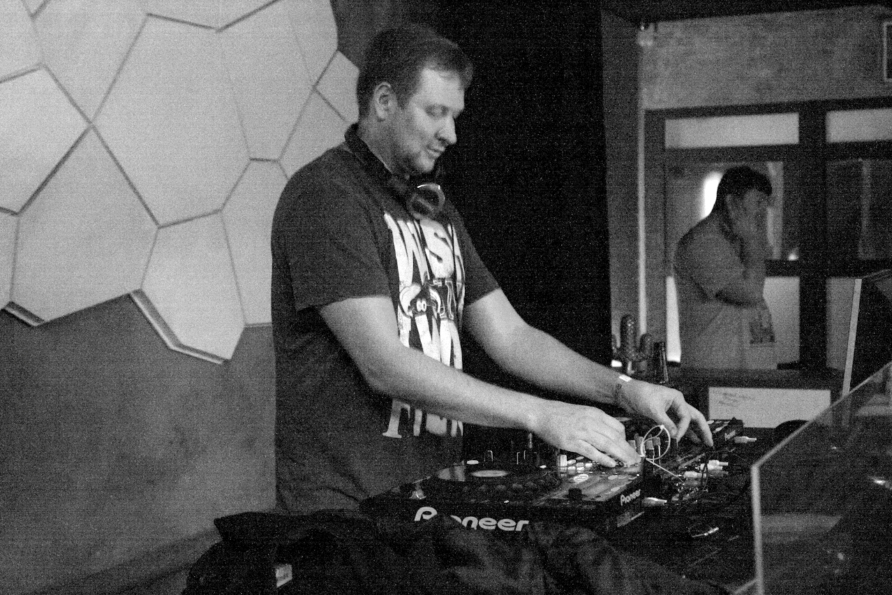 Самые топовые музыканты и армия зомби-фанатов. В хэллоуин Екатеринбург накроет рейв-волна - Фото 2