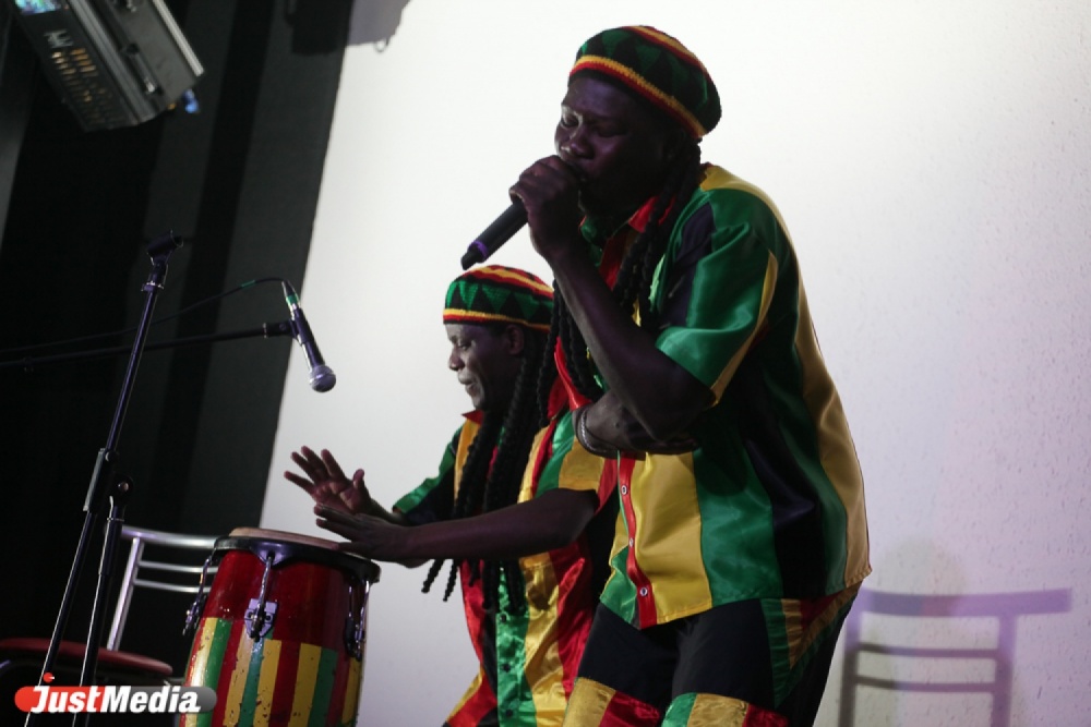 Море позитива! В Екатеринбурге открылся «дом юмора» - Фото 5