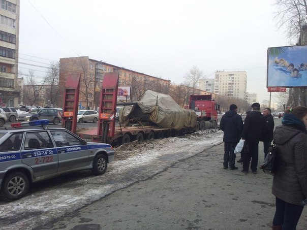 Истребитель в небе, танк на ЕКАДе! События на Украине заставили екатеринбуржцев по-новому взглянуть на пребывание в городе военной техники - Фото 4