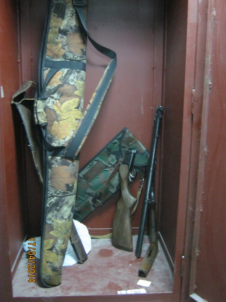 Сотрудники полиции и ФСБ изъяли у подпольного оружейного мастера более 20 стволов - Фото 7