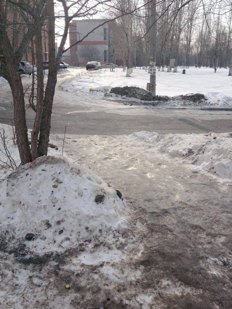 За уборку снега в Екатеринбурге Якоб получил четверку. За «катки» во дворах ему так просто не отделаться - Фото 3