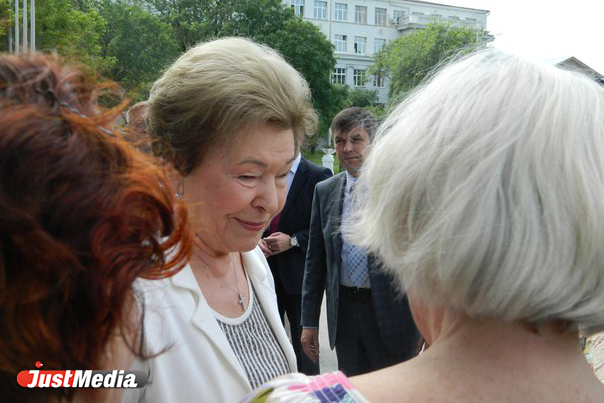 Абитуриенты стройфака УрФУ приготовили для Наины Ельциной сладкий подарок - Фото 4