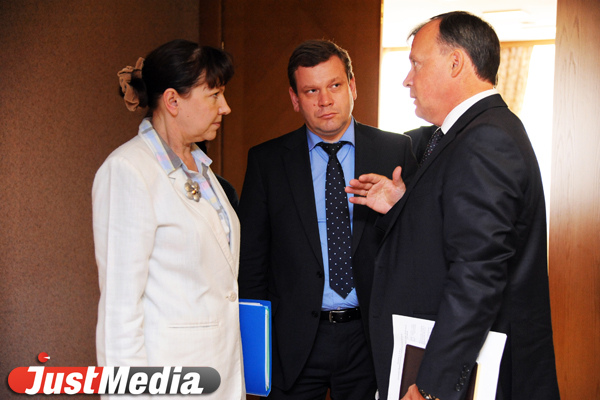 И это все?! «Открытый» режим заседания нового правительства Свердловской области не продержался и часа - Фото 3