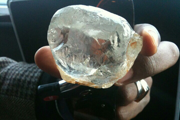 В Екатеринбурге полицейские пресекли незаконную сделку по продаже уникального изумруда - Фото 3