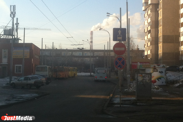 Троллейбусное кольцо на Ботанике стало меккой для нарушителей ПДД. ФОТО - Фото 13