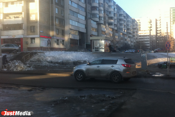 Троллейбусное кольцо на Ботанике стало меккой для нарушителей ПДД. ФОТО - Фото 15