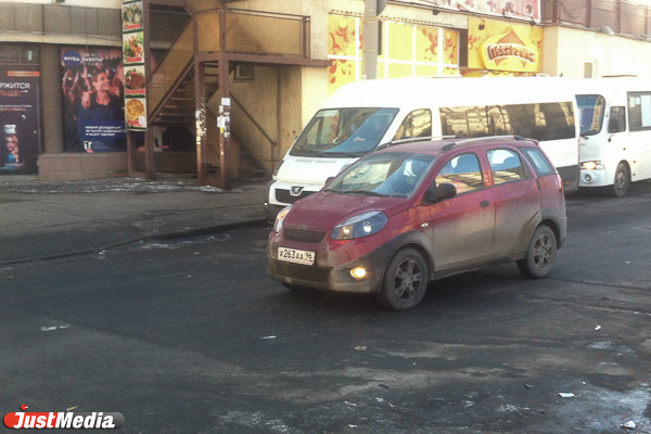 Троллейбусное кольцо на Ботанике стало меккой для нарушителей ПДД. ФОТО - Фото 16