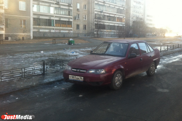 Троллейбусное кольцо на Ботанике стало меккой для нарушителей ПДД. ФОТО - Фото 9