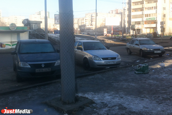 Троллейбусное кольцо на Ботанике стало меккой для нарушителей ПДД. ФОТО - Фото 10