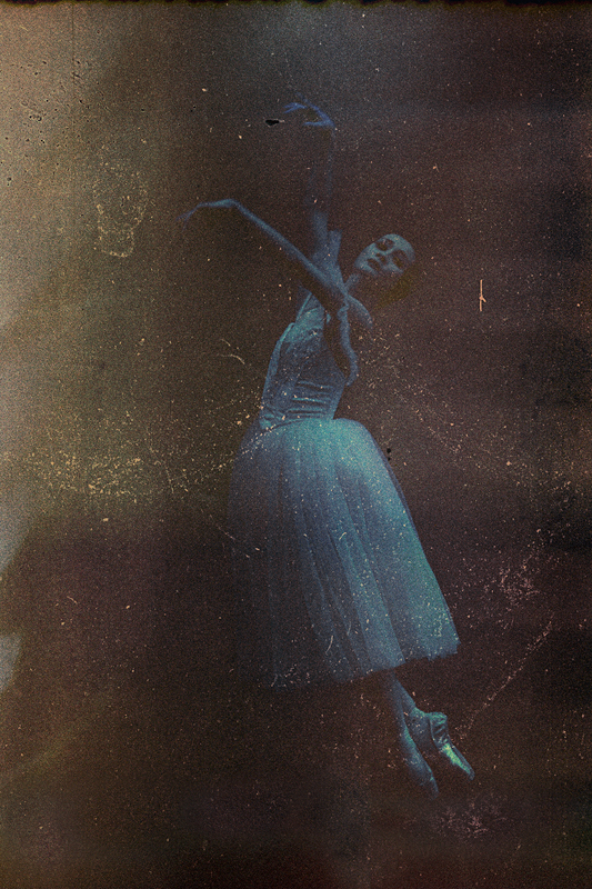 Балет в «берлинской лазури». В Екатеринбурге открывается трехактная фотовыставка, посвященная искусству танца - Фото 3