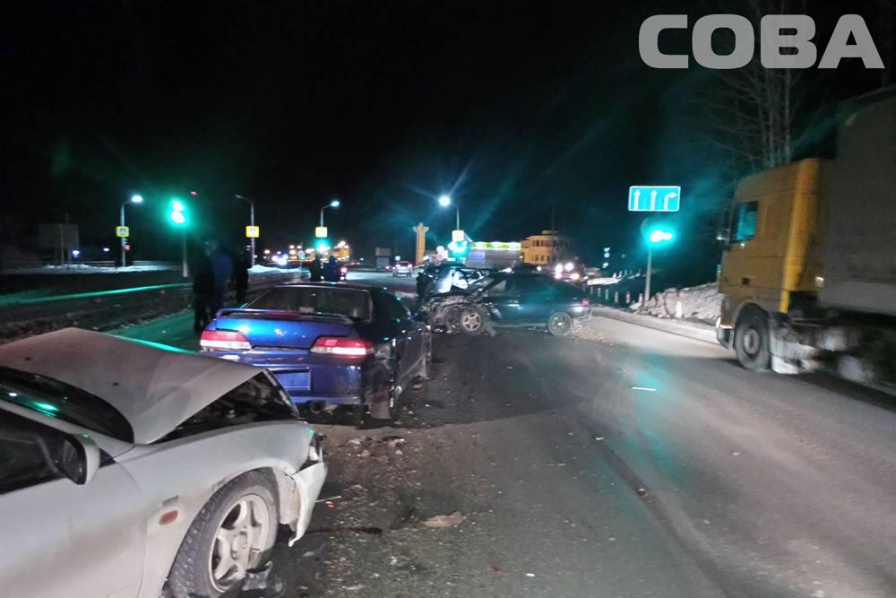 На Челябинском тракте лихач на ВАЗ-2112 снес четыре авто и убил человека - Фото 2