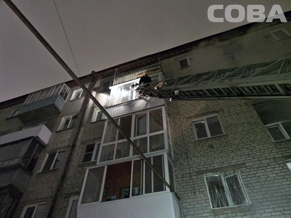 В пятиэтажке на ВИЗе прогремел взрыв. Пострадали два пожилых человека. ФОТО, ВИДЕО - Фото 3