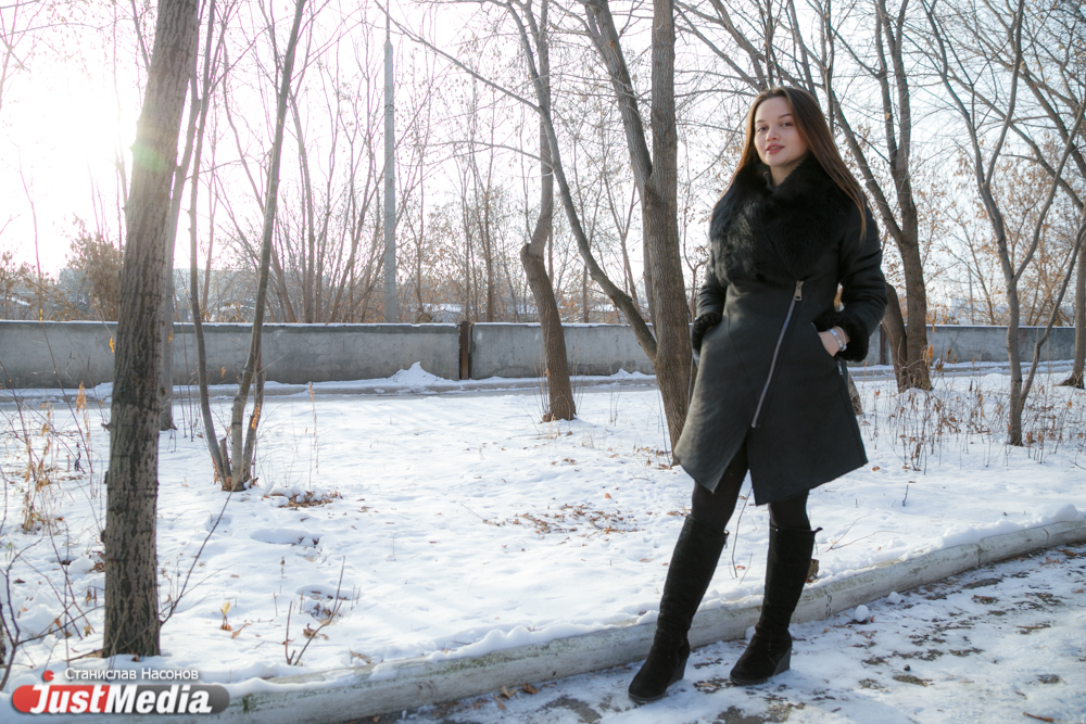 Элина Рощина, студентка радиотехнического колледжа: «Хочется больше снега и Нового года». В Екатеринбурге -10 градусов. ФОТО, ВИДЕО - Фото 2