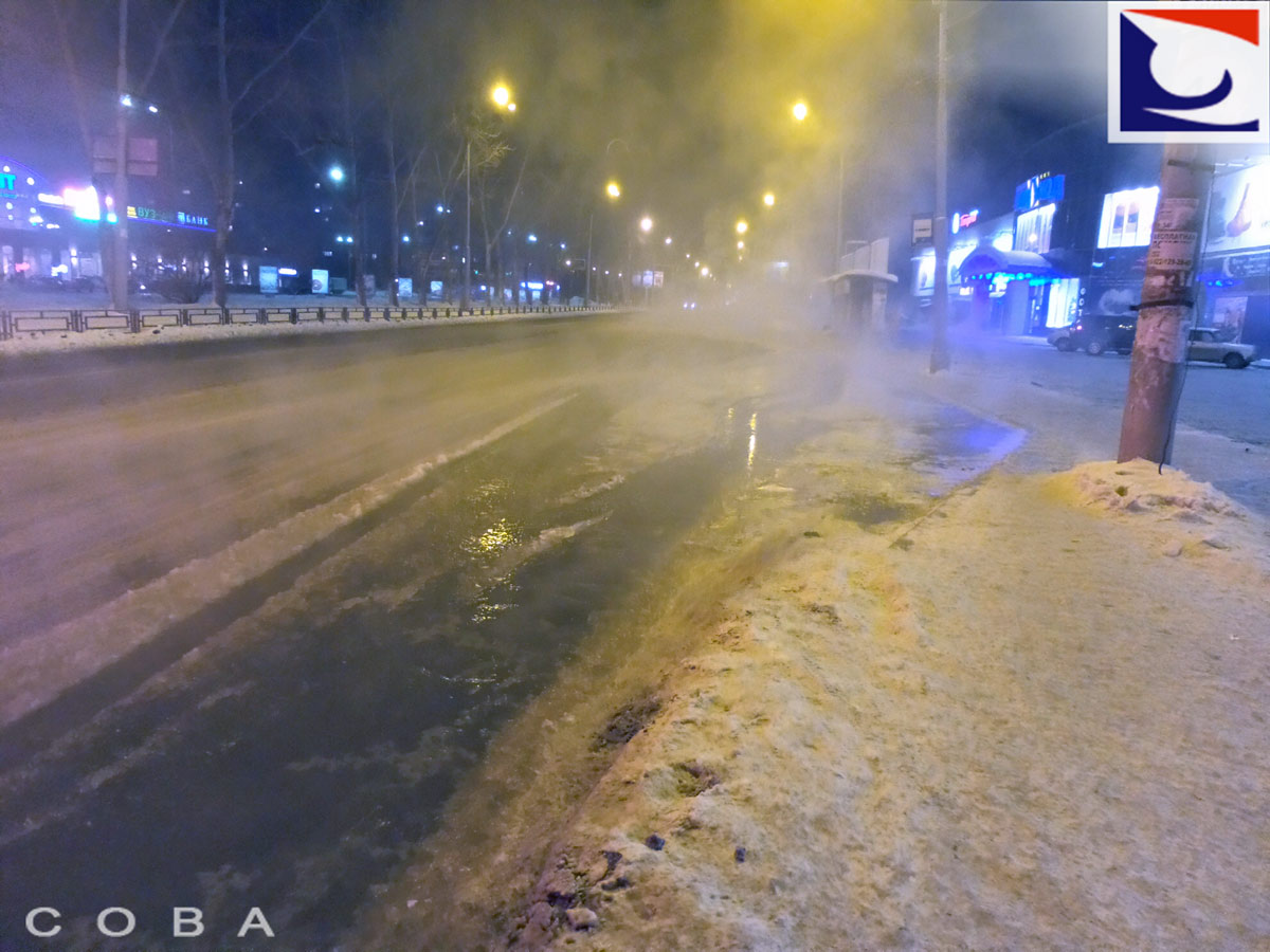 В Екатеринбурге ночью на Амундсена из-под земли бил фонтан холодной воды - Фото 4