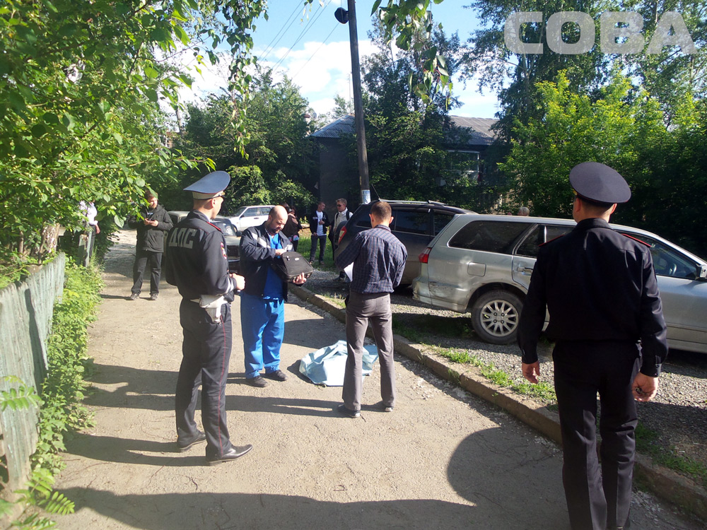 В Екатеринбурге пьяный водитель ВАЗа убил семилетнюю девочку, протащив ее на капоте около пятидесяти метров - Фото 3