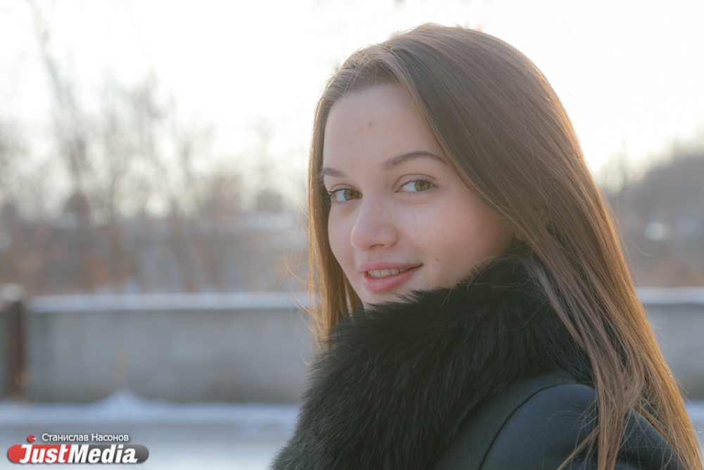 Элина Рощина, студентка радиотехнического колледжа: «Хочется больше снега и Нового года». В Екатеринбурге -10 градусов. ФОТО, ВИДЕО - Фото 3