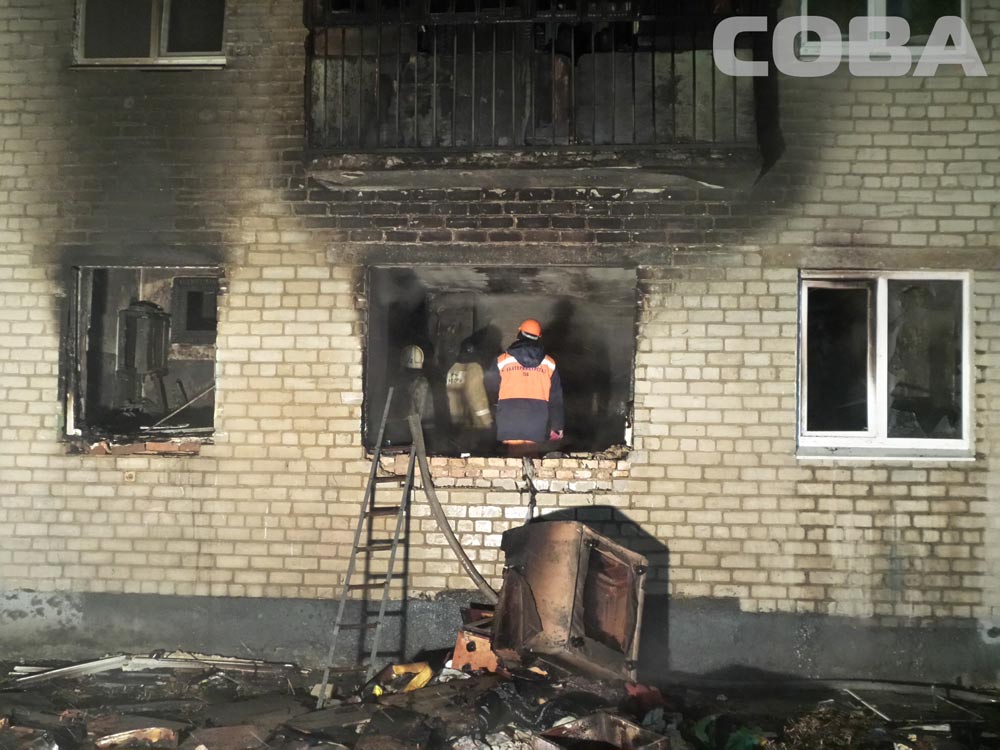 В пятиэтажке на ВИЗе прогремел взрыв. Пострадали два пожилых человека. ФОТО, ВИДЕО - Фото 7