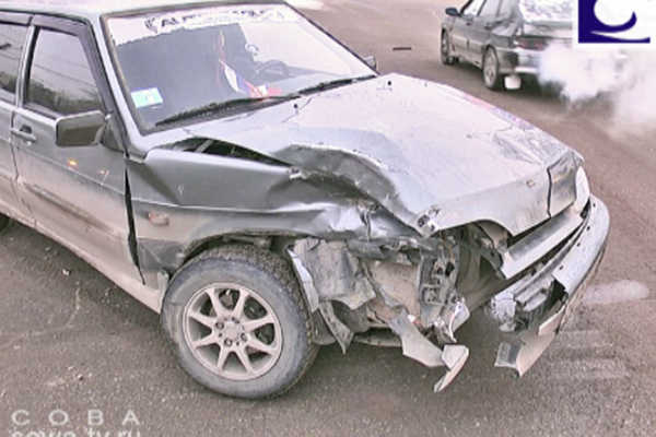 В Екатеринбурге рейсовый автобус столкнулся с легковушкой - Фото 2