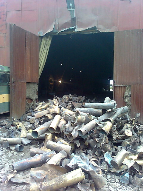 На территории завода по переработке металлов прогремел взрыв. Пострадали два человека - Фото 4