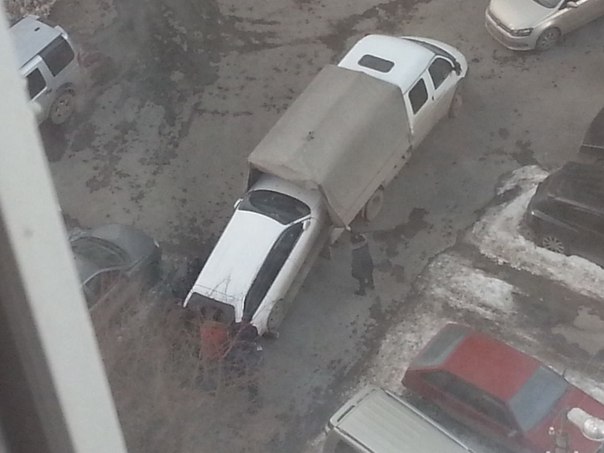 В Екатеринбурге грузовая «Газель» «родила» легковушку - Фото 2