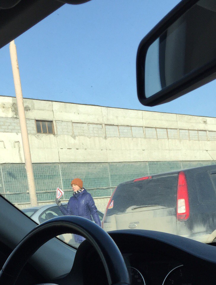 Из-за новых штрафов ГИБДД в Екатеринбурге появились необычные бизнесмены. ФОТО - Фото 3